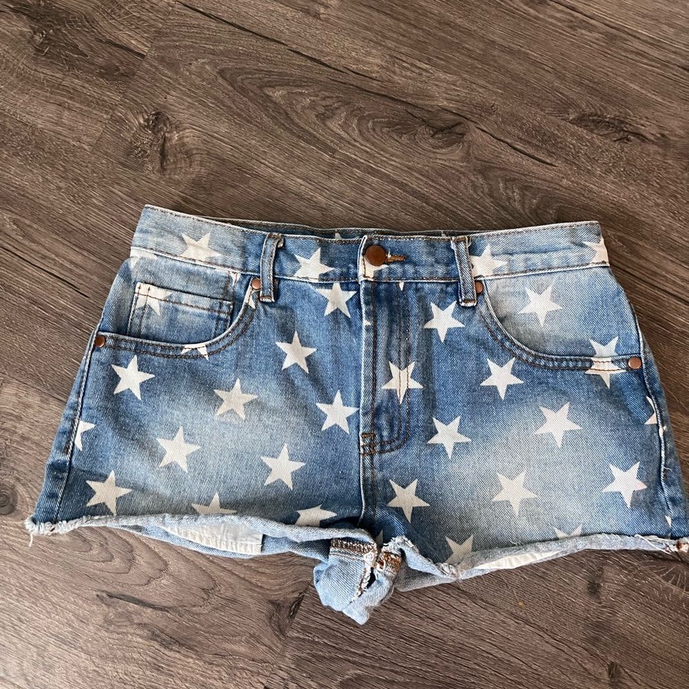 Forever 21 jeans women Stars Print shorts size 27